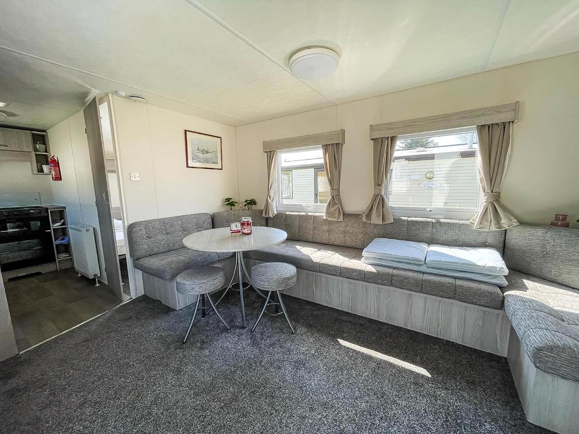 Gorgeous Caravan With Decking In Breydon Water Holiday Park, Ref 10081B Belton with Browston Dış mekan fotoğraf