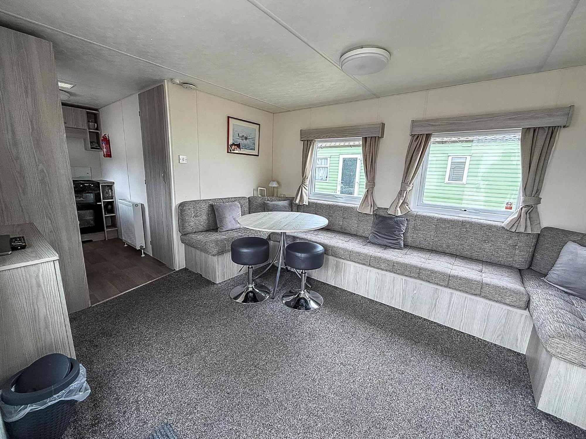 Gorgeous Caravan With Decking In Breydon Water Holiday Park, Ref 10081B Belton with Browston Dış mekan fotoğraf