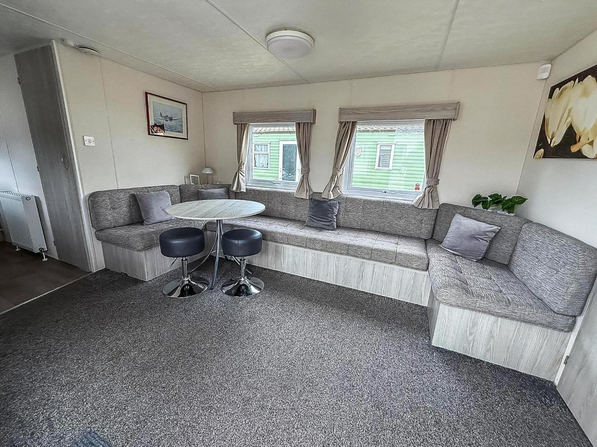 Gorgeous Caravan With Decking In Breydon Water Holiday Park, Ref 10081B Belton with Browston Dış mekan fotoğraf