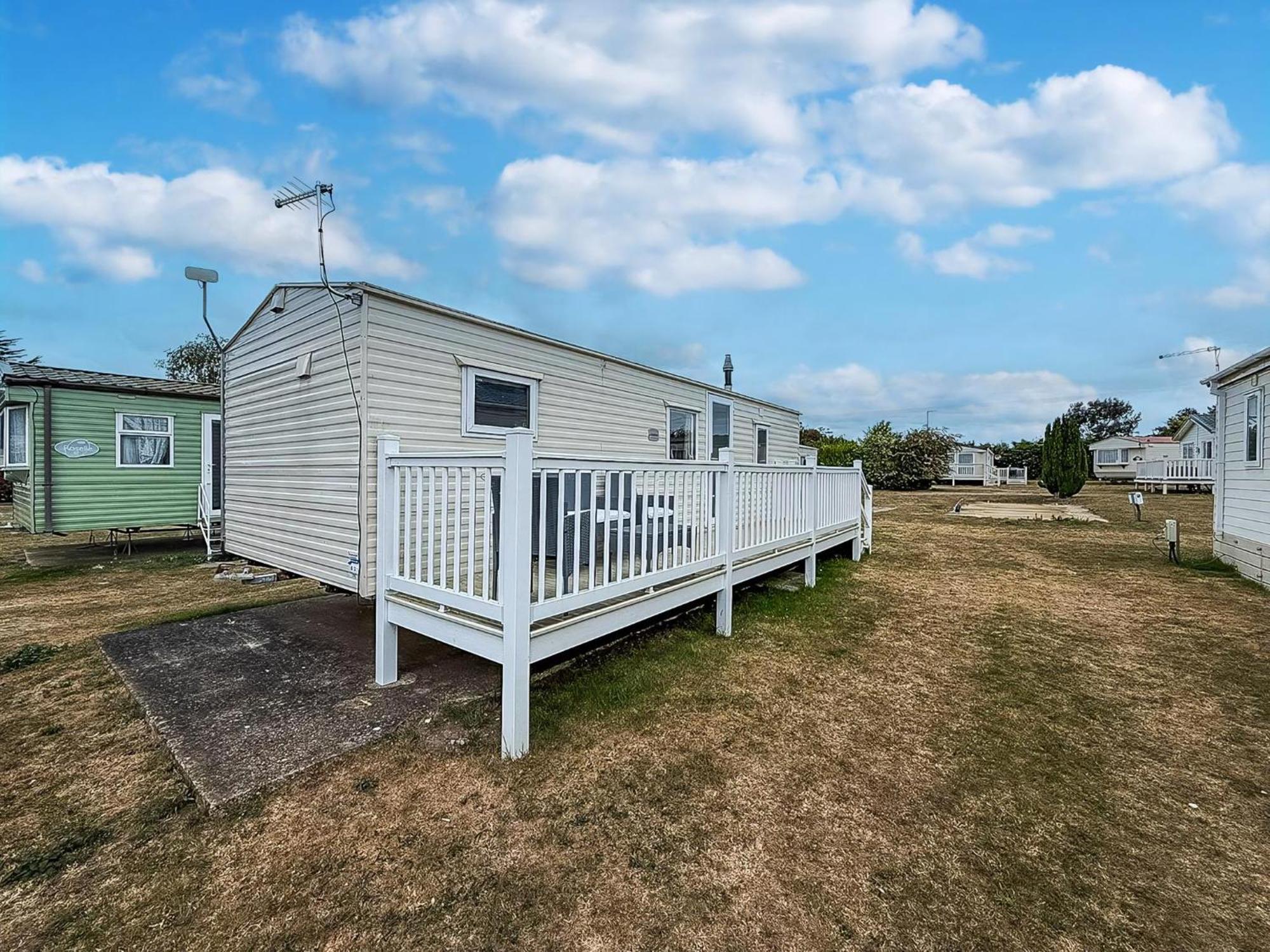 Gorgeous Caravan With Decking In Breydon Water Holiday Park, Ref 10081B Belton with Browston Dış mekan fotoğraf